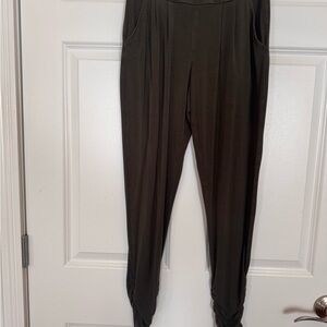 encircled Olive Small dressy sweatpants